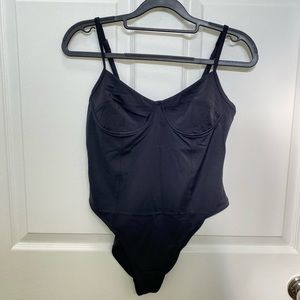 NWT Aritzia TNA Claudia Bodysuit